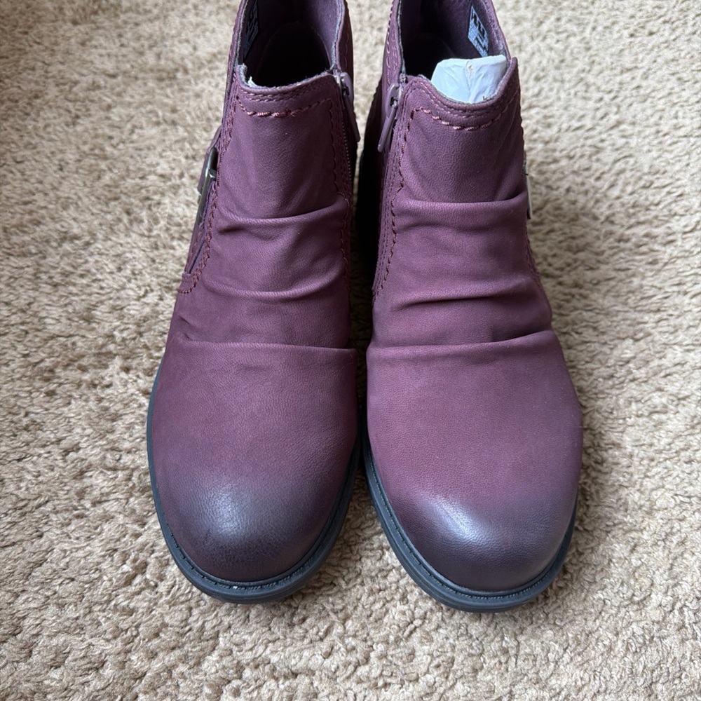 Clarks Women's Plum Ankle Boots